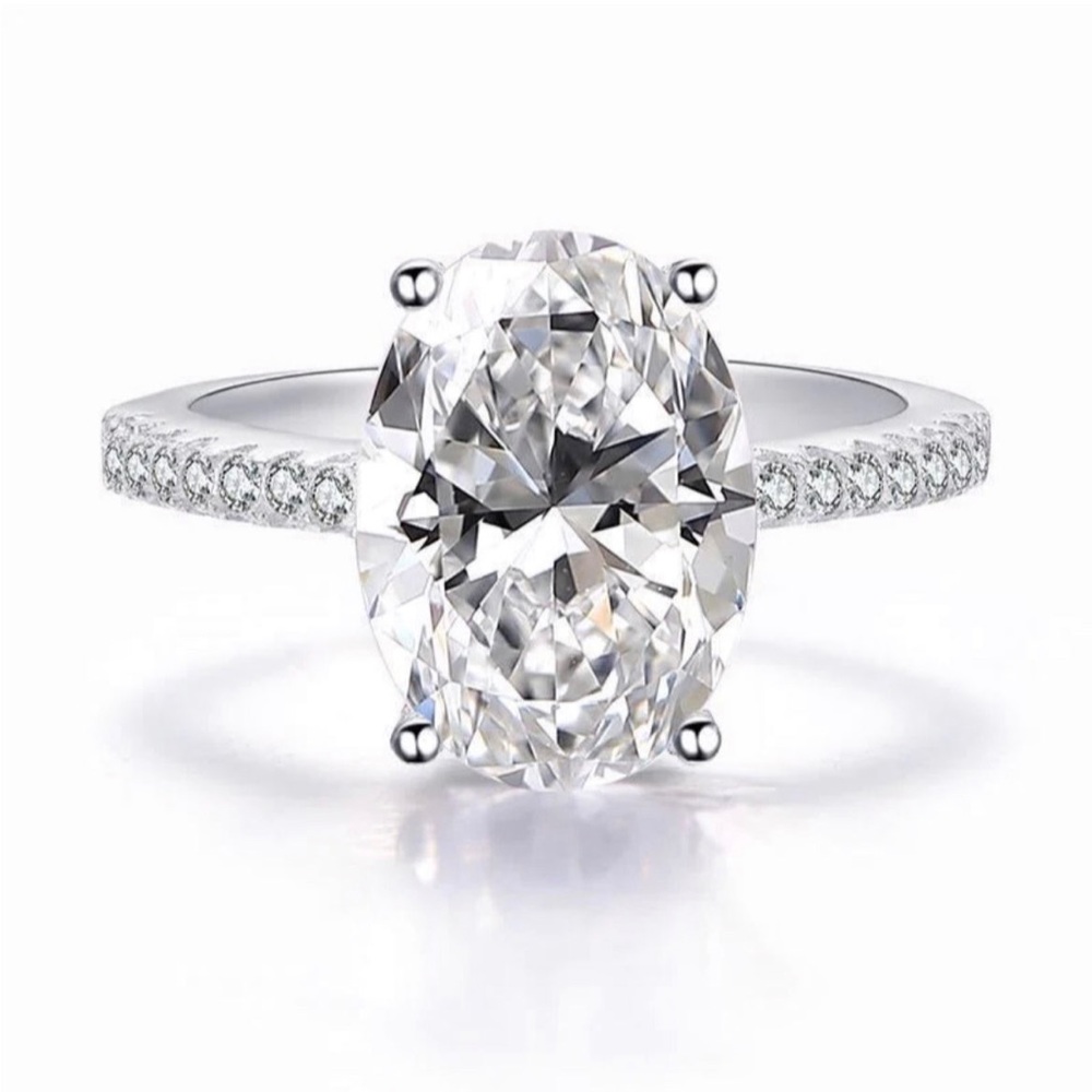 NEW 925 Sterling silver Cubic zirconia ring (available sizes 5-9)